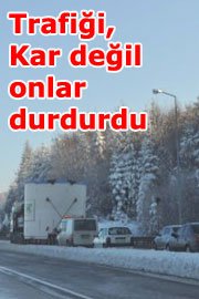 Römörkorlar Bolu Dağını trafiğe kapattı