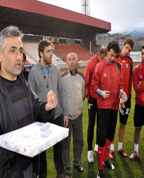 Karabükspor maçı öncesi taraftardan destek...