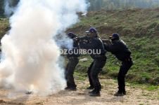 POLİSLERİN NEFES KESEN EĞİTİMİ