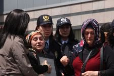 GÖZYAŞLARIYLA UĞURLANDI