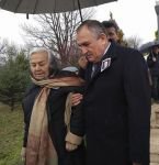 İZZET BAYSAL'A SEVGİ SELİ...