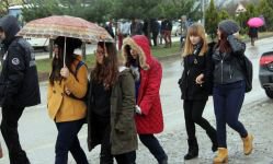 İZZET BAYSAL'A SEVGİ SELİ...
