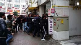 İZZET BAYSAL'DA TEKME TOKAT KAVGA