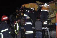 ZİNCİRLEME TRAFİK KAZASINDA 7 KİŞİ YARALANDI