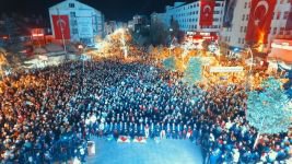 BİNLERCE KİŞİ DARBEYE MEYDAN OKUDU