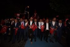 BİNLERCE KİŞİ DARBEYE MEYDAN OKUDU