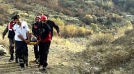 DEREDE AYAĞI KIRILDI, UMKE EKİPLERİ KURTARDI