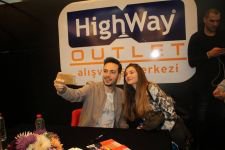 HİGHWAY'DE OĞUZHAN KOÇ İZDİHAMI