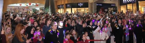 HİGHWAY'DE OĞUZHAN KOÇ İZDİHAMI