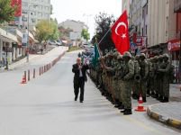 KOMANDOLAR YERİ GÖĞÜ İNLETTİLER