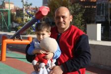 MİNİK BERKAY YAŞAM MÜCADELESİ VERİYOR