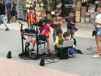 ÇOCUK YAŞTA HERKESİ BÜYÜLEDİ