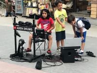 ÇOCUK YAŞTA HERKESİ BÜYÜLEDİ