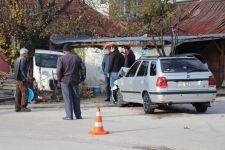 TİCARİ ARAÇ EVİN BAHÇESİNE UÇTU