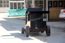 HURDA MALZEMELERİNDEN KENDİ OTOMOBİLİNİ YAPTI
