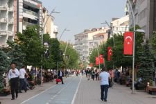 İZZET BAYSAL CADDESİ BÖYLE ÇOK GÜZEL