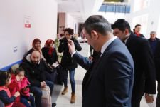 TANJU ÖZCAN HASTALARI ZİYARET ETTİ
