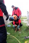 YAVRU KÖPEKLERİN İMDADINA İTFAİYE KOŞTU
