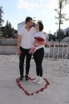 CADDE ORTASINDA EVLENME TEKLİFİ