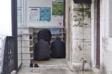CAMİNİN DIŞINDA NAMAZ KILDILAR