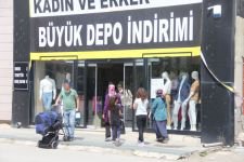MAĞAZALARA HÜCUM ETTİLER