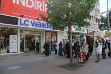 MAĞAZALARA HÜCUM ETTİLER
