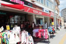 MAĞAZALARA HÜCUM ETTİLER