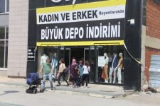 MAĞAZALARA HÜCUM ETTİLER