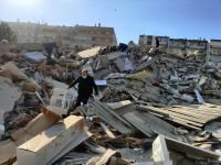 İZMİR'DE ÇOK BÜYÜK DEPREM !