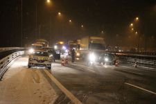 YOL ORTASINDA ALEV ALEV YANDI