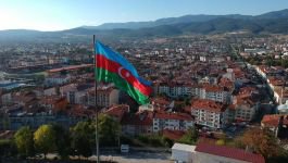 “KARDEŞ AZERİLERİN KAYITSIZ ŞARTSIZ YANINDAYIZ”