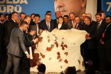 KAZIM KONAK YİNE KOLTUKTA