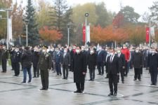 ÖZCAN TÖRENE GEÇ KATILDI, KENDİNİ BÖYLE SAVUNDU