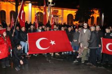 ŞEHİTLER İÇİN YÜRÜDÜLER