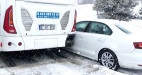 ZİNCİRLEME KAZA OLDU, YOL KAPANDI