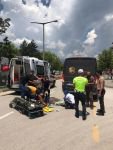 70 YAŞINDAKİ KADINA KARGO ARACI ÇARPTI
