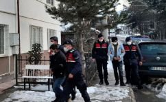 FİRARİ HÜKÜMLÜLER BOLU'DA YAKALANDI