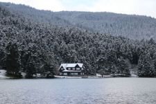 GÖLCÜK BEYAZ ÖRTÜYLE KAPLANDI