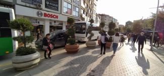 HATALI PARKLANMALAR TRAFİĞİ KİLİTLEDİ