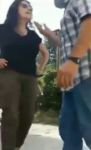 KEDİYİ TEKMELEDİ, KULÜBESİNİ PARÇALADI