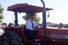 METİN'DEN ÇİFTÇİLERE DESTEK BİTMİYOR