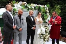 ÖZCAN NİKAHLARINI KIYDIĞI ÇİFTTEN 6 ÇOCUK İSTEDİ