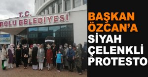 ÖZCAN'A SİYAH ÇELENKLİ PROTESTO