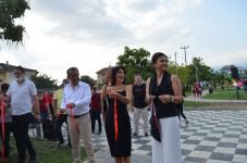 ŞEVVAL SAM GÜZELLİĞİYLE BÜYÜLEDİ