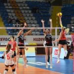 SULTANLAR SAHADAN MAĞLUP AYRILDI