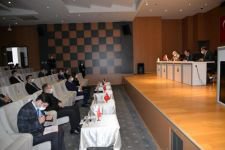 VALİ ÜMİT'TEN YABANCI UYRUKLULARA UYARI