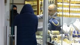 BOLU’DA FİLM SAHNELERİNİ ARATMAYAN KUYUMCU SOYGUNU