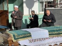 BOLU'DA OĞLU İÇİN HASTANE ÖNÜNDE YATMIŞTI… ACI HABER GELDİ