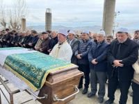 BOLU'DA OĞLU İÇİN HASTANE ÖNÜNDE YATMIŞTI… ACI HABER GELDİ