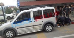 BOLU'DA YAŞLI ADAM GERİ GELEN ARACIN ALTINDA KALDI